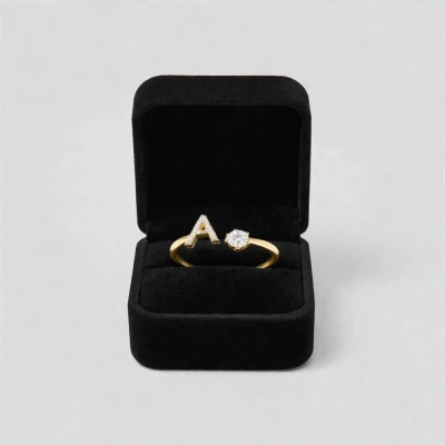 Személyre szabott gyűrű kezdőbetűvel