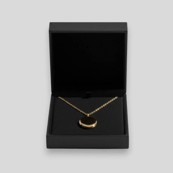 Medálos nyaklánc fényképpel