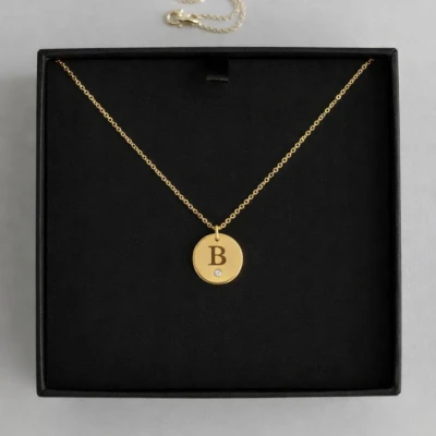 Személyre szabott nyaklánc kezdőbetűvel