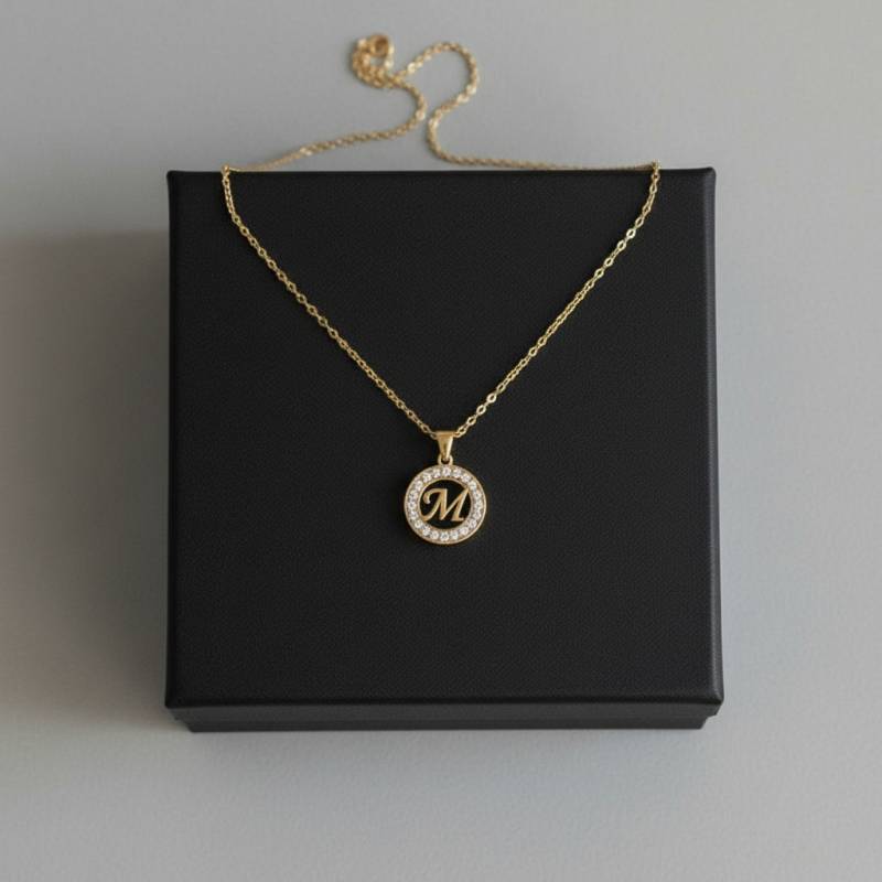 Személyre szabott nyaklánc kezdőbetűvel