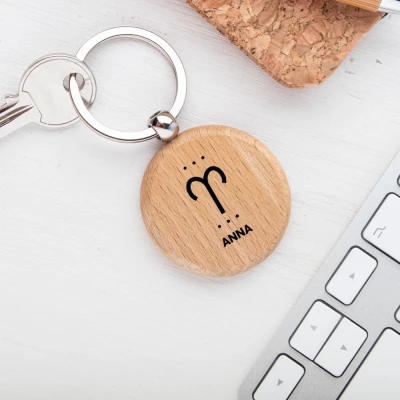 Testreszabott fa kulcstartó Aries