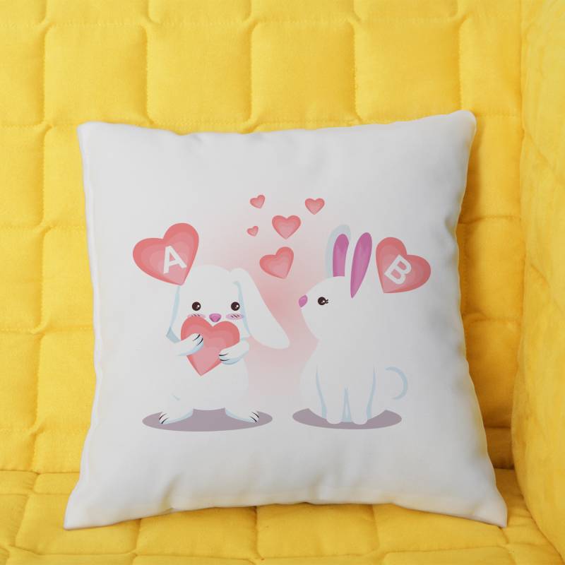 Személyre szabott párna monogrammal